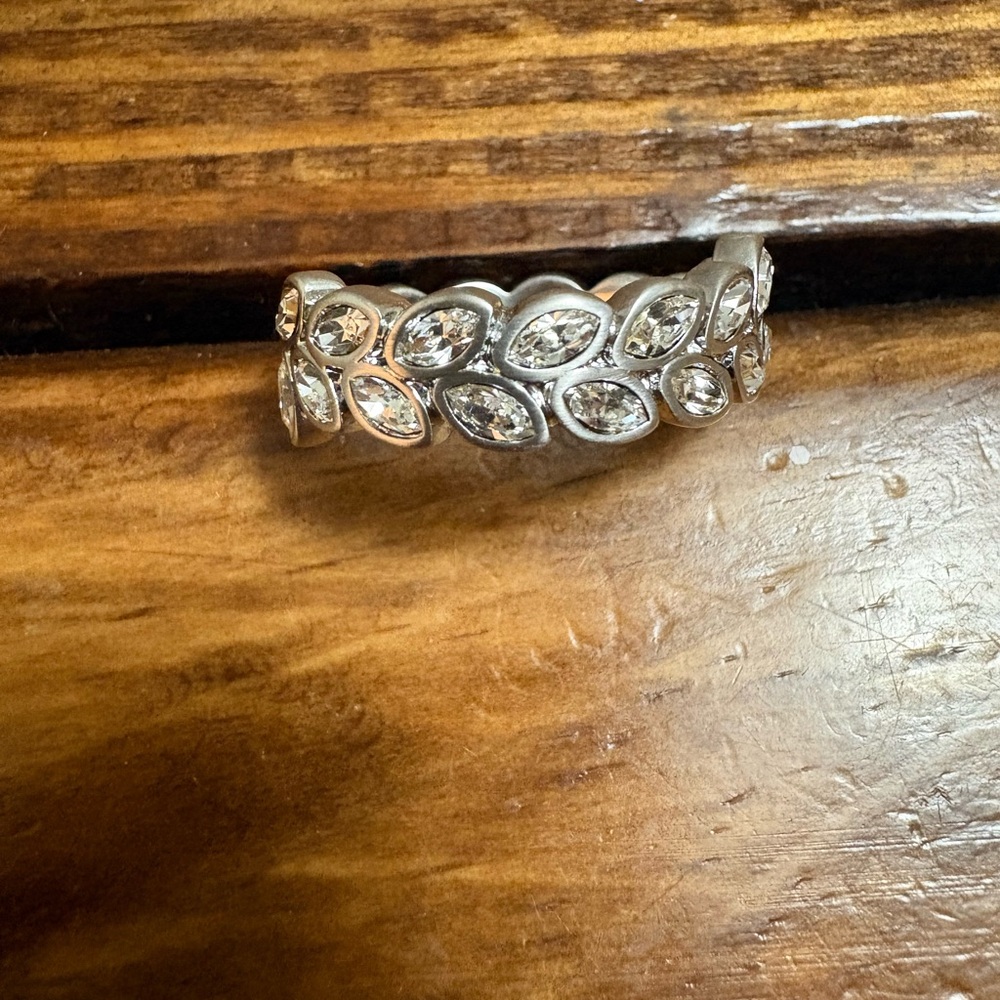 Touchstone Crystal Silver Leaf Ring With Clear St… - image 1